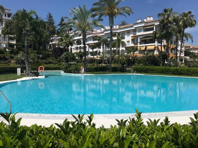 Hacienda Nagueles 1, 2 Bed 2 Bath, Large Terrace 400M From Beach Marbella Exteriör bild